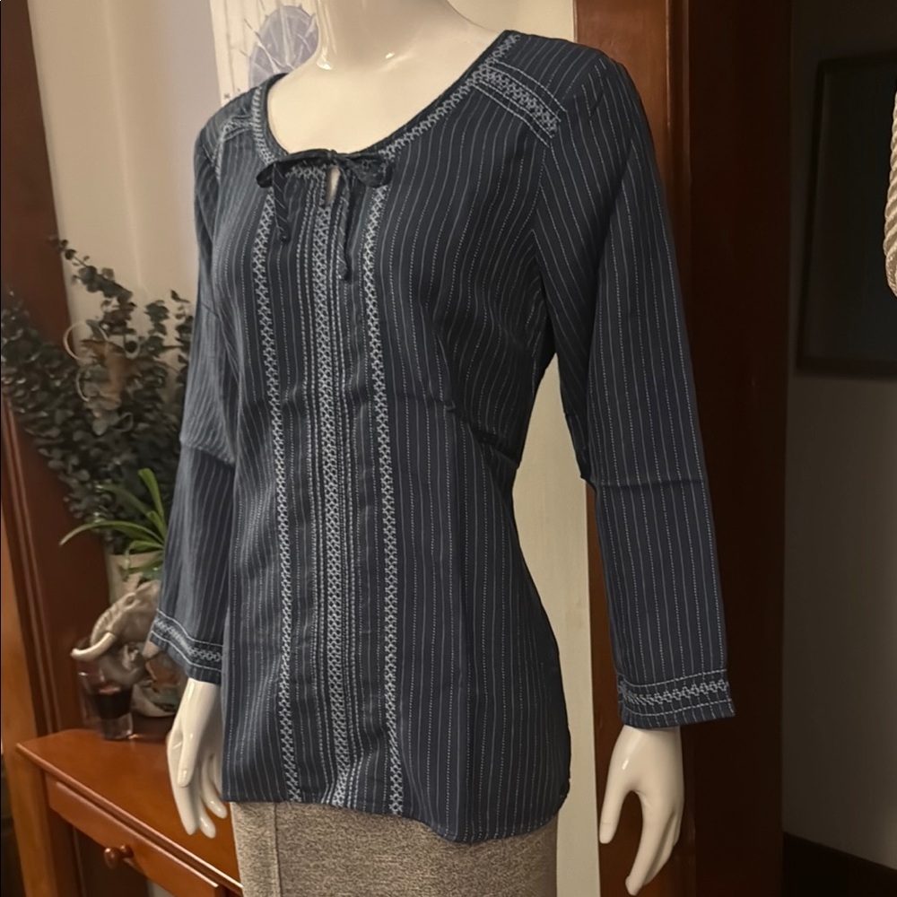 NWT Eddie Bauer size small light summery tunic Women's Blue Striped Top